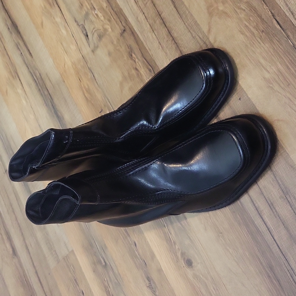 HY-TEST Executive Oil-Resistant Black Leather Upper Work Boots - As Is
